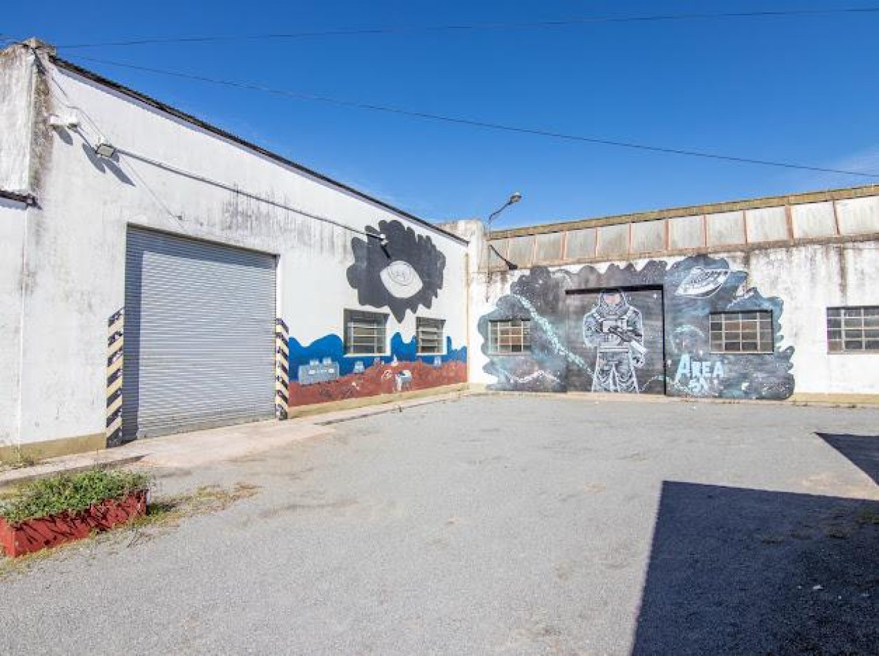 Lote con Construcciones y Renta en Zona Semi Centrica - Ideal Desarrollo