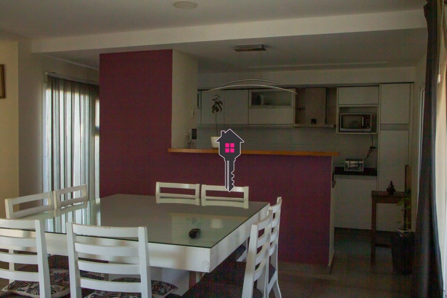 VENTA IMPECABLE CASA EN  - 2 PLANTAS - 3 DORMITORIOS 