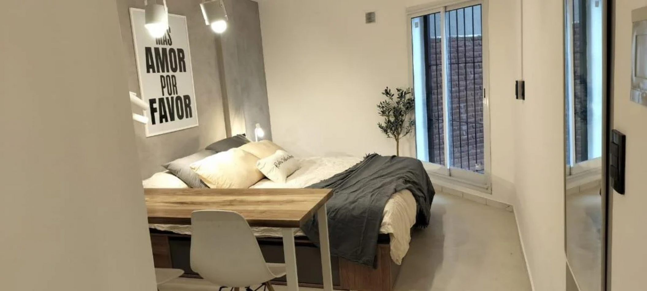Monoambiente Amoblado con Terraza Privada en Pleno Centro de Tandil - A Estrenar