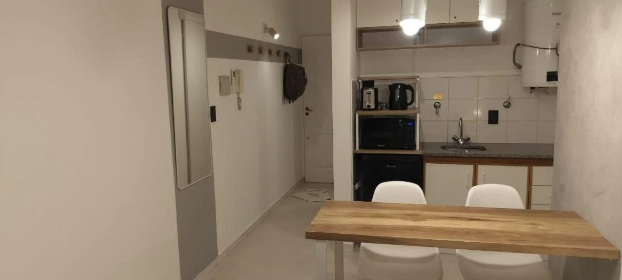 Monoambiente Amoblado con Terraza Privada en Pleno Centro de Tandil - A Estrenar