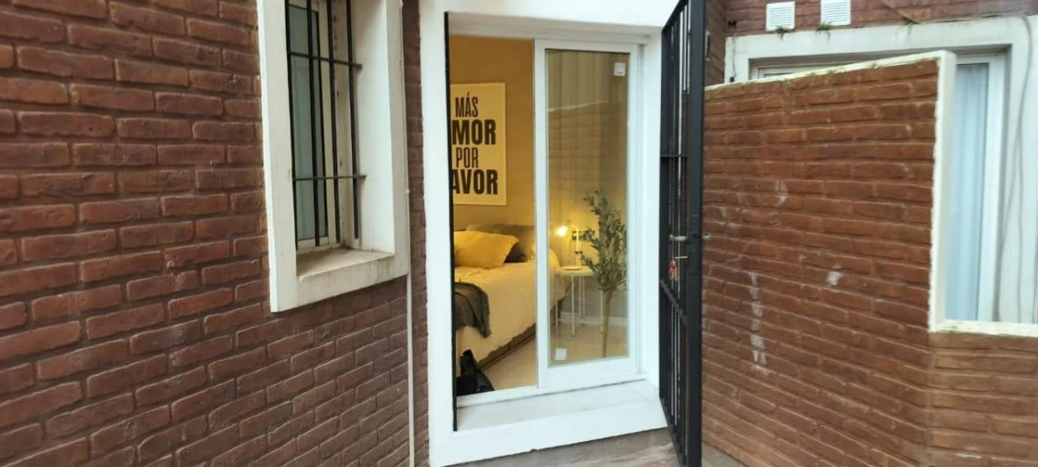 Monoambiente Amoblado con Terraza Privada en Pleno Centro de Tandil - A Estrenar