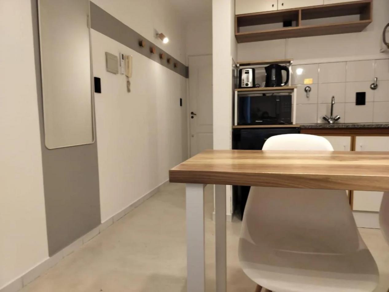 Monoambiente Amoblado con Terraza Privada en Pleno Centro de Tandil - A Estrenar