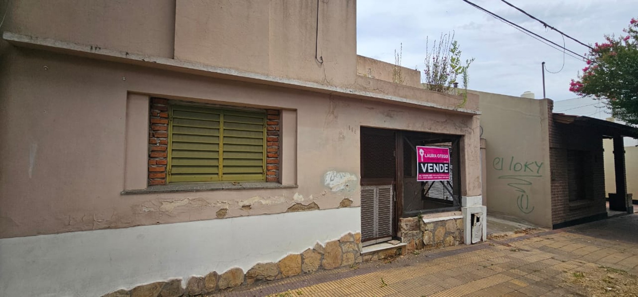 VENTA LOTE DE 469 MTS CON CASA + DEPTO INTERNO A RECICLAR 
