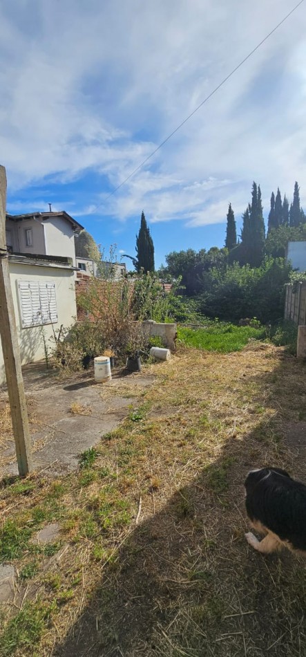 VENTA LOTE DE 469 MTS CON CASA + DEPTO INTERNO A RECICLAR 