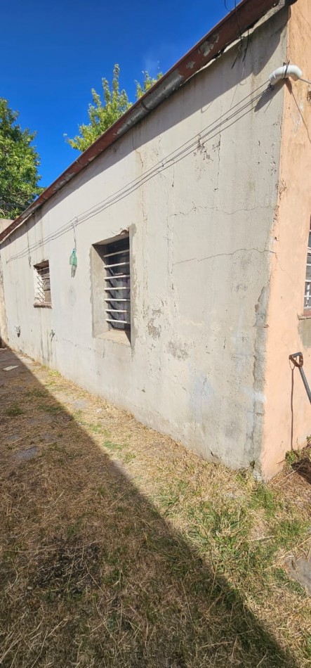 VENTA LOTE DE 469 MTS CON CASA + DEPTO INTERNO A RECICLAR 