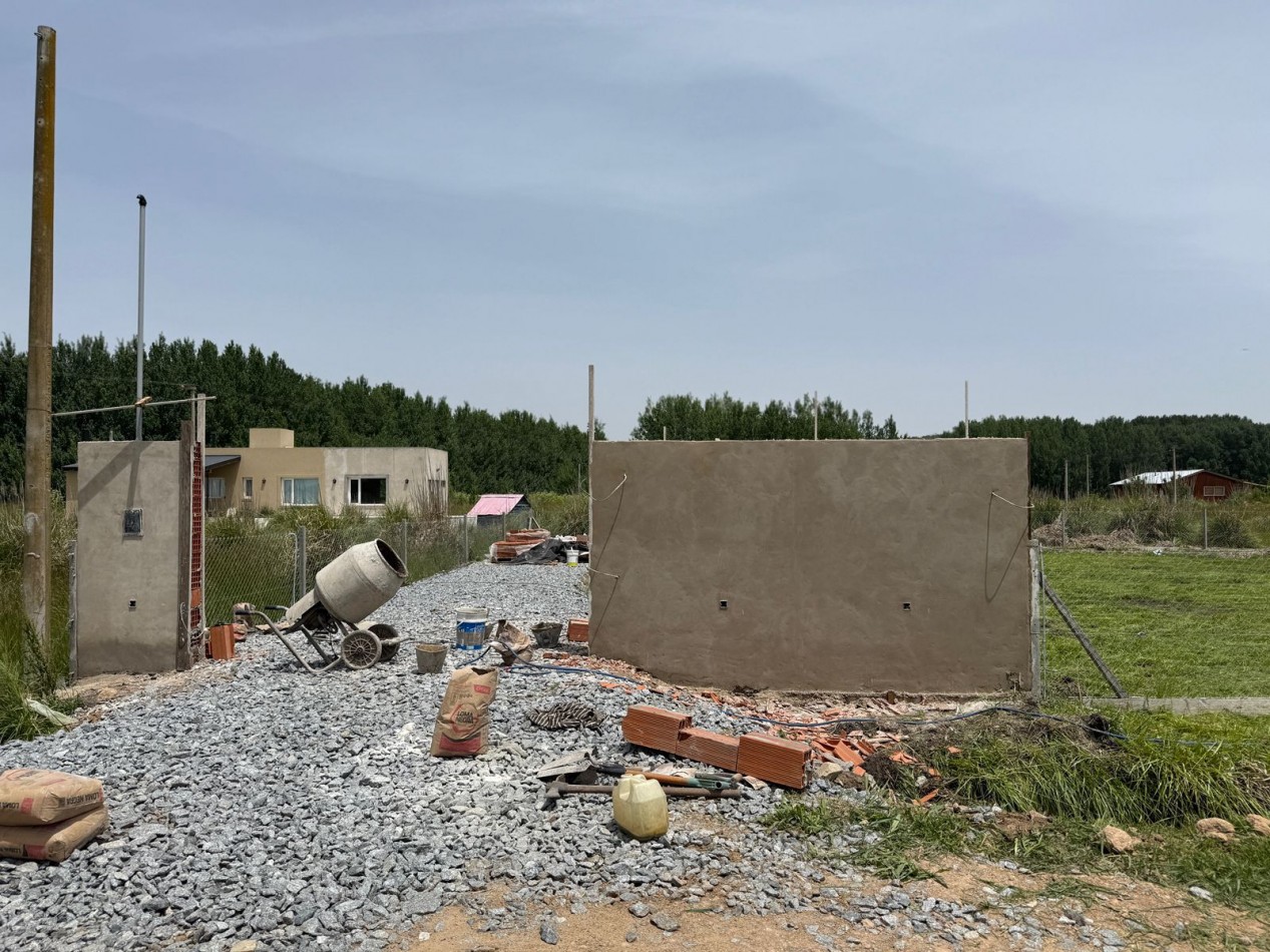 VENTA LOTE EN GARDEY CON PARRILLA + PILETA DE 9 X 3,50