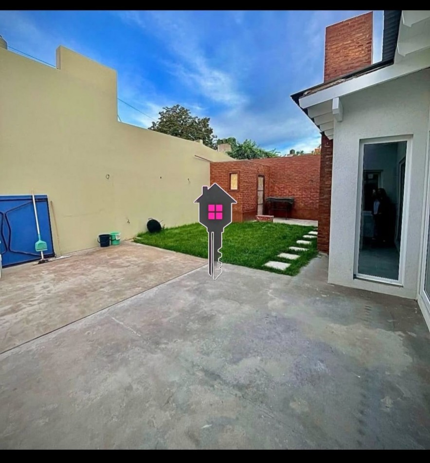 Casa semicentrica 2 dormitorios