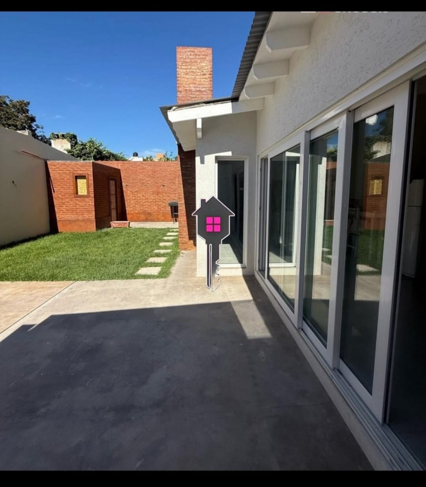 Casa semicentrica 2 dormitorios