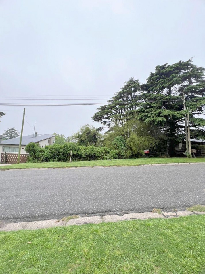 Lote de 784m2 con servicios en Sierra de los Padres