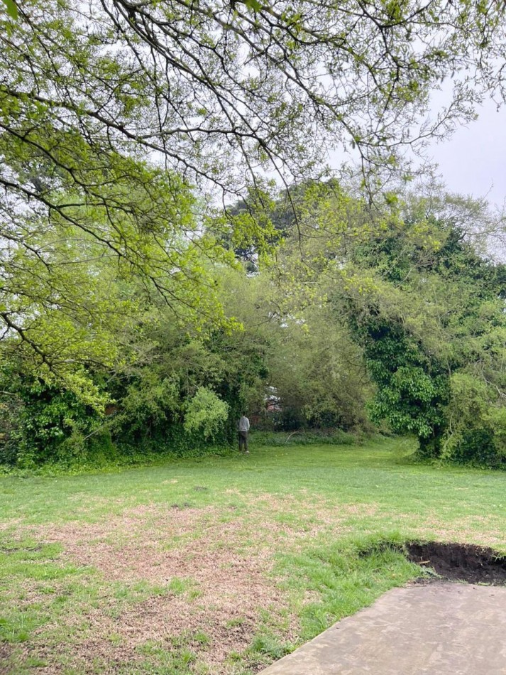 Lote de 784m2 con servicios en Sierra de los Padres