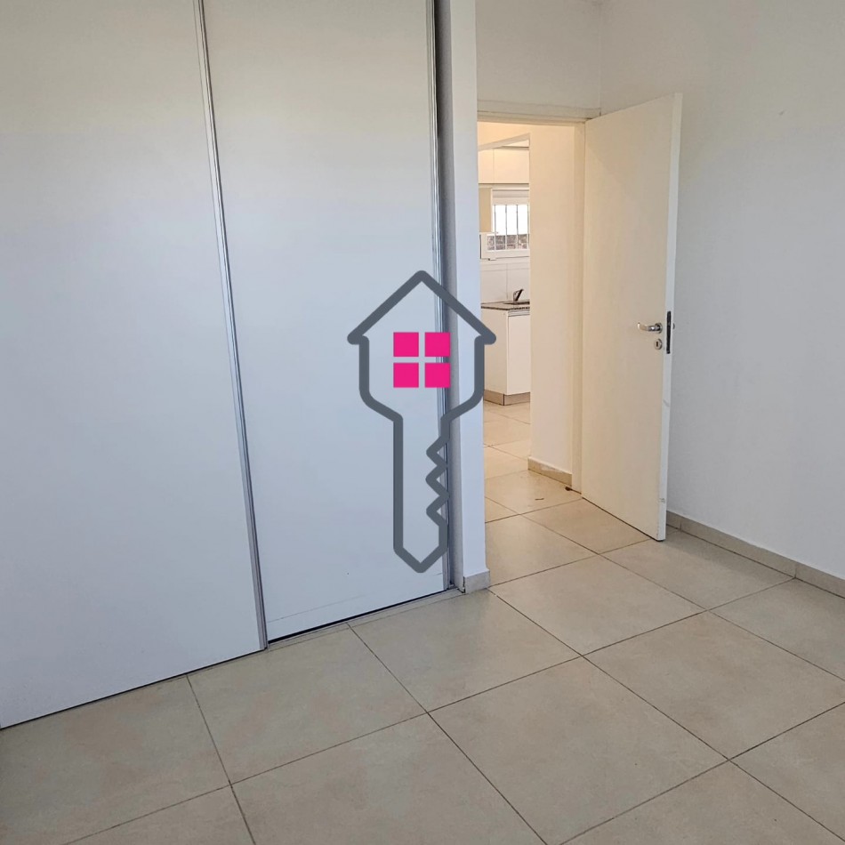 VENTA CASA 2 DORMITORIOS + PATIO CON PARRILLA 