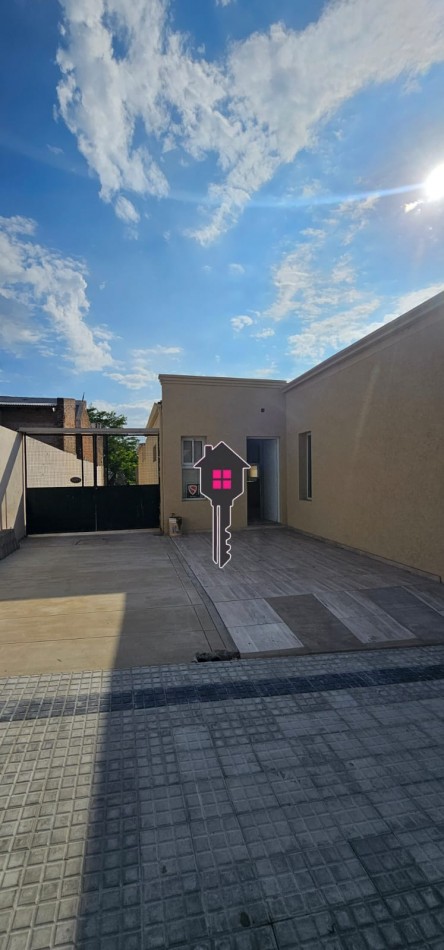 VENTA CASA 2 DORMITORIOS, PH AL FRENTE 