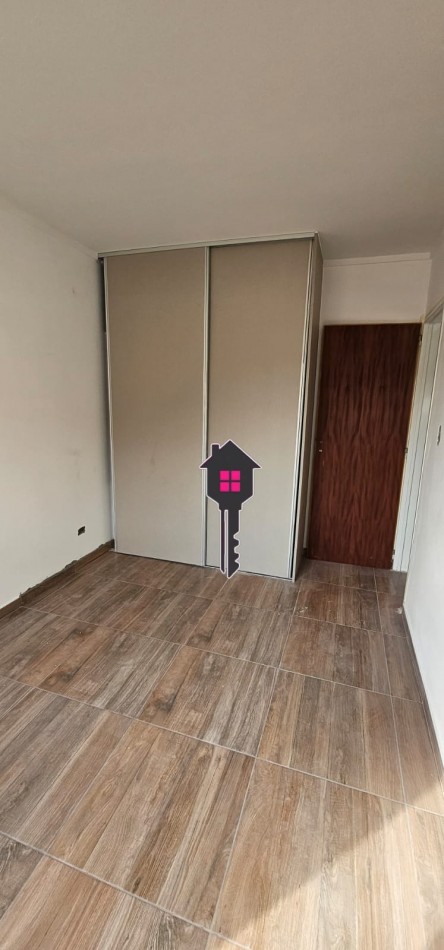 VENTA CASA 2 DORMITORIOS, PH AL FRENTE 