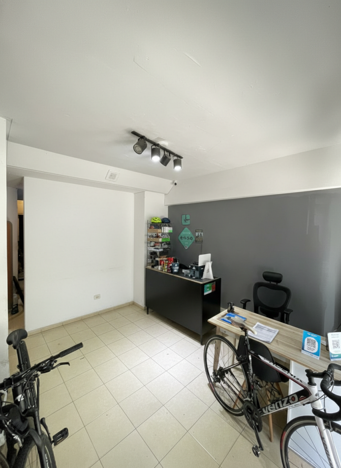 Local 65 m² en Av. Colon 1850 a metros de Plaza Colon