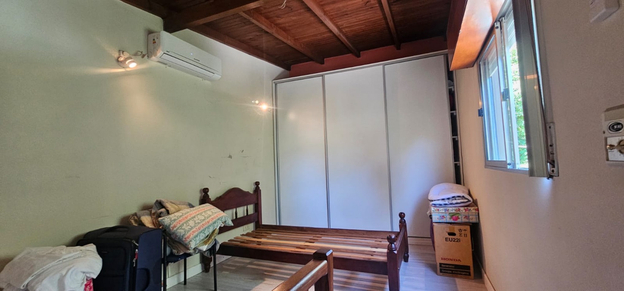 VENTA CASA DE 2 DORMITORIOS, QUINCHO CON PILETA, GALPON 