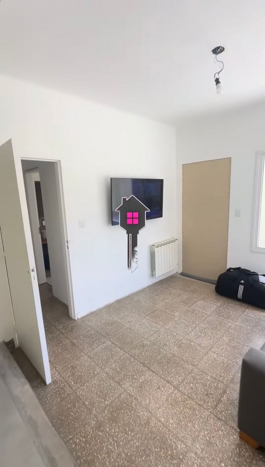 Casa semicentrica 2 dormitorios