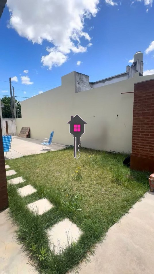 Casa semicentrica 2 dormitorios