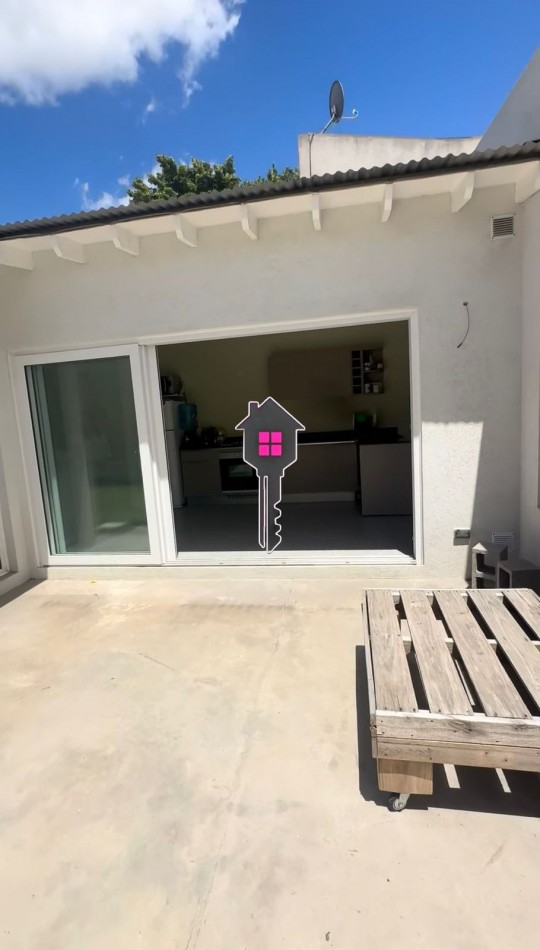 Casa semicentrica 2 dormitorios