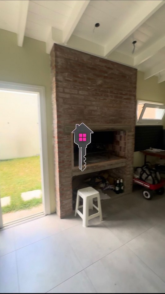 Casa semicentrica 2 dormitorios