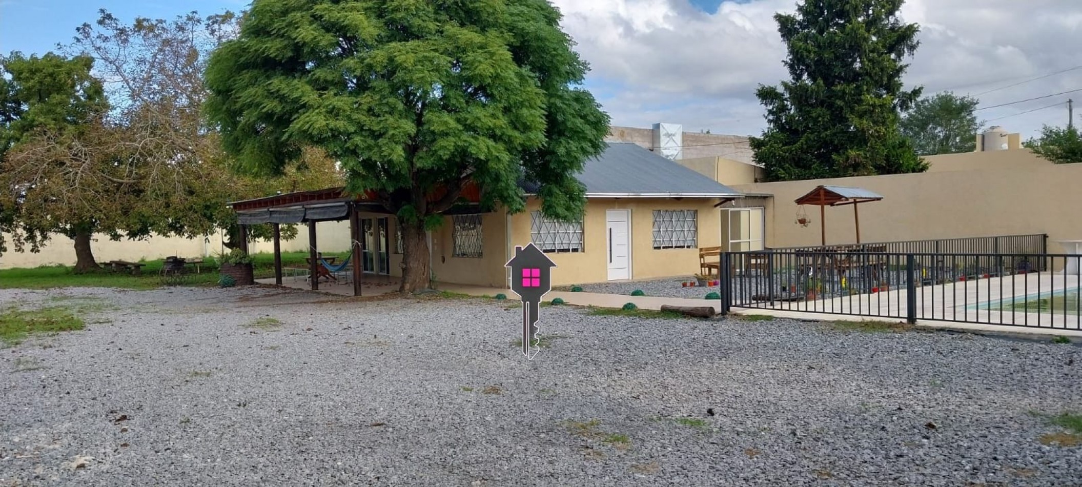 VENTA CASA QUINTA SOBRE LOTE DE 12X50
