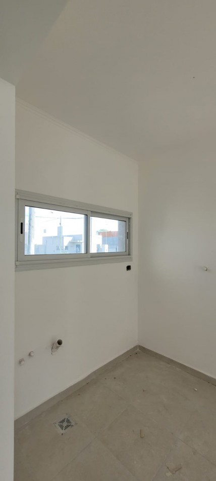 VENTA CASA A ESTRENAR, 2 DORMITORIOS ZONA HIPODROMO