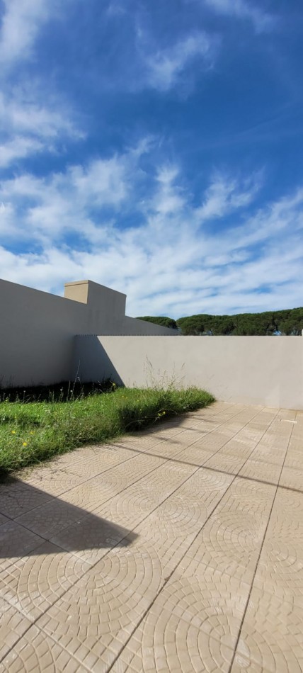 VENTA CASA A ESTRENAR, 2 DORMITORIOS ZONA HIPODROMO