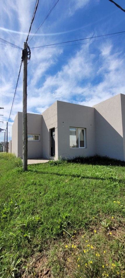 VENTA CASA A ESTRENAR, 2 DORMITORIOS ZONA HIPODROMO