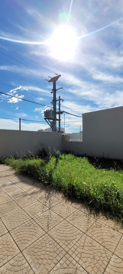 VENTA CASA A ESTRENAR, 2 DORMITORIOS ZONA HIPODROMO