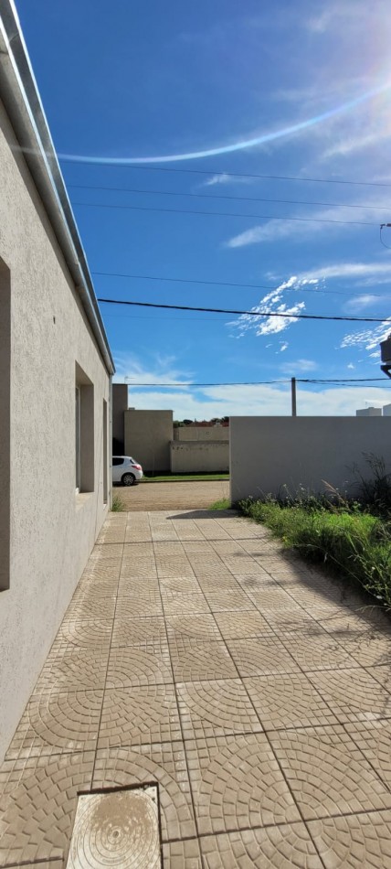 VENTA CASA A ESTRENAR, 2 DORMITORIOS ZONA HIPODROMO