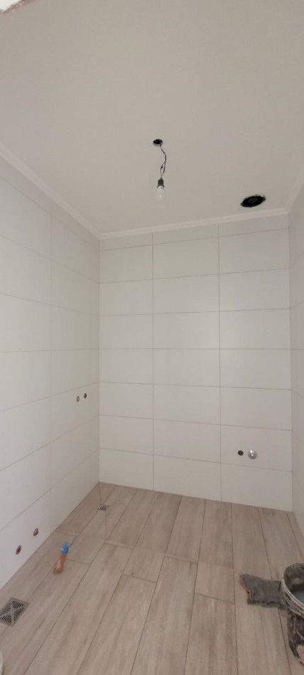 VENTA CASA A TERMINAR 3 DORMITORIOS UNO EN SUITE
