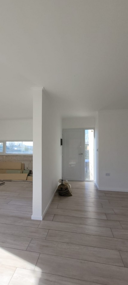 VENTA CASA A TERMINAR 3 DORMITORIOS UNO EN SUITE