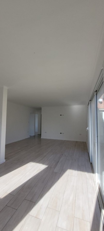 VENTA CASA A TERMINAR 3 DORMITORIOS UNO EN SUITE