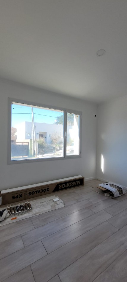 VENTA CASA A TERMINAR 3 DORMITORIOS UNO EN SUITE