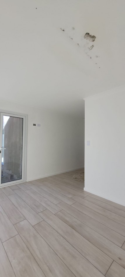 VENTA CASA A TERMINAR 3 DORMITORIOS UNO EN SUITE