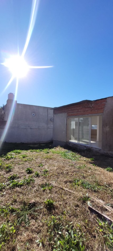 VENTA CASA A TERMINAR 3 DORMITORIOS UNO EN SUITE
