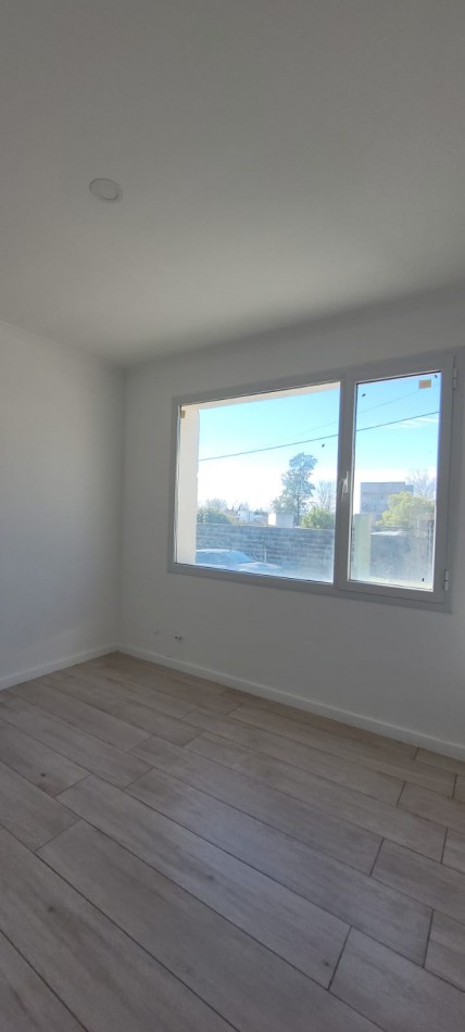 VENTA CASA A TERMINAR 3 DORMITORIOS UNO EN SUITE