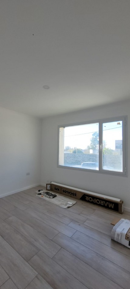VENTA CASA A TERMINAR 3 DORMITORIOS UNO EN SUITE