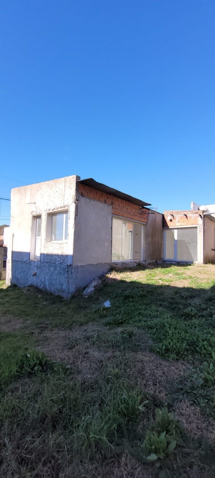 VENTA CASA A TERMINAR 3 DORMITORIOS UNO EN SUITE