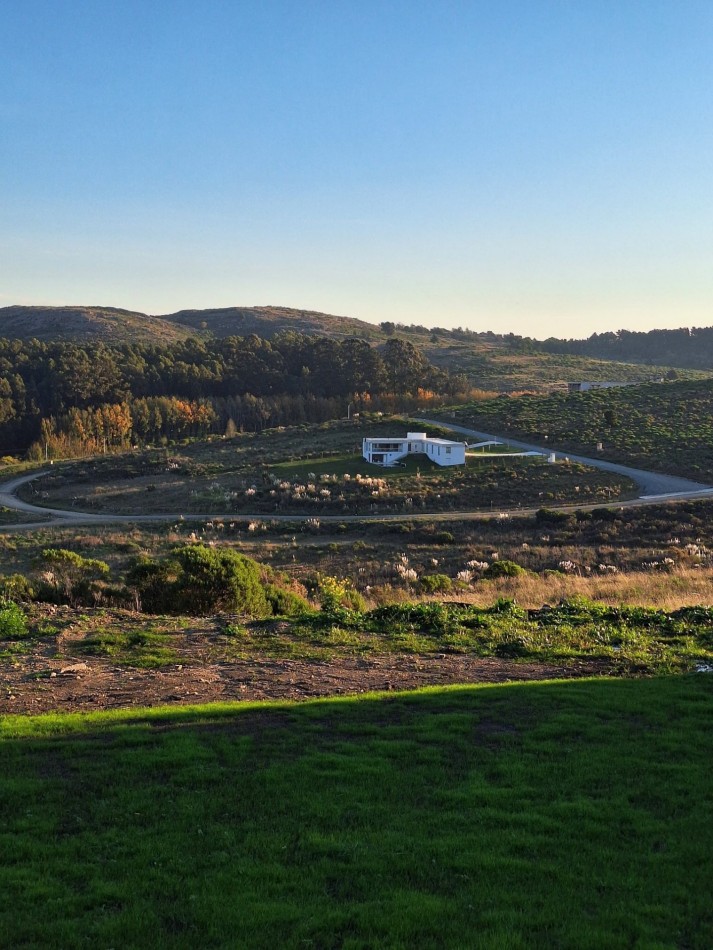 Lote en Country Altos Aires ( Valle escondido )