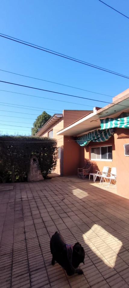 VENTA CASA 3 DORMITORIOS SOBRE LOTE DE 487 MTS