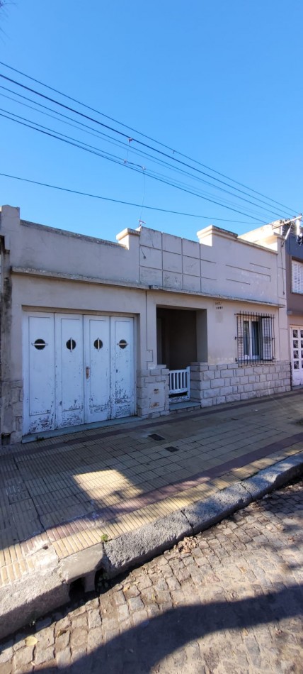 VENTA CASA 3 DORMITORIOS SOBRE LOTE DE 487 MTS