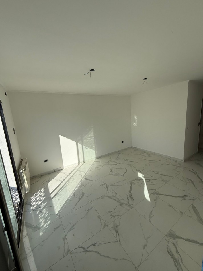 Oportunidad en pozo 2 ambientes con balcon