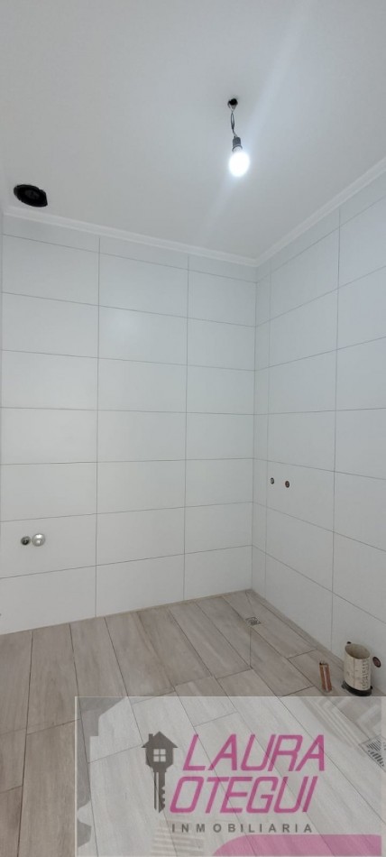 VENTA CASA A TERMINAR 3 DORMITORIOS UNO EN SUITE