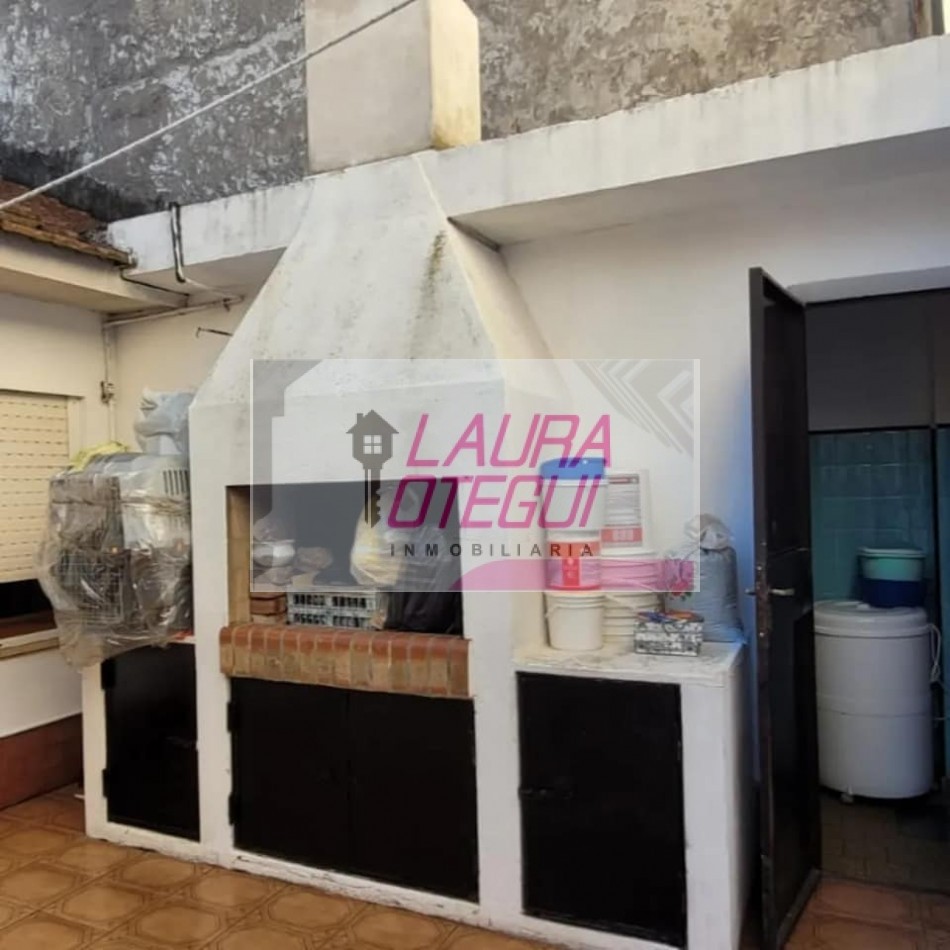 VENTA OPORTUNIDAD CASA + 2 LOCALES Y TERRAZA 