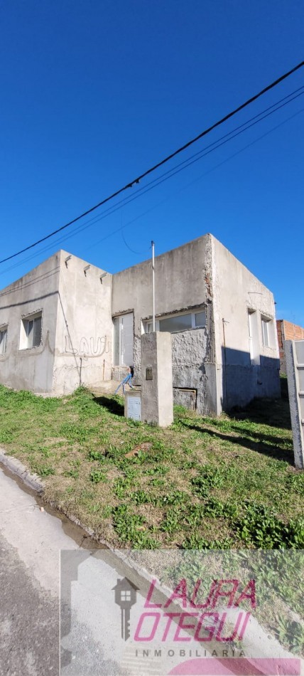 VENTA CASA A TERMINAR 3 DORMITORIOS UNO EN SUITE