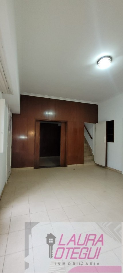 VENTA CASA 5 DORMITORIOS, 3 BAÑOS.