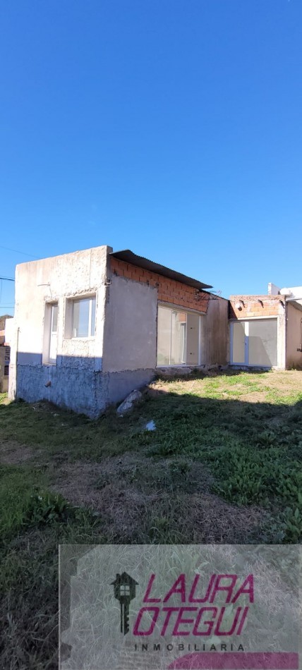 VENTA CASA A TERMINAR 3 DORMITORIOS UNO EN SUITE