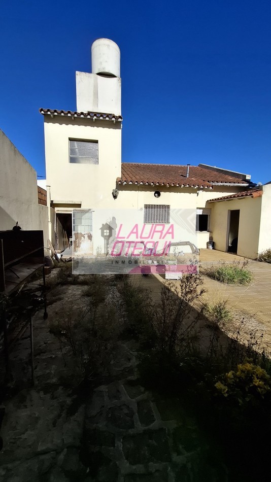 VENTA - Casa de 3 Dormitorios (1 en Suite) con Garaje y Amplio Espacio Multifuncion