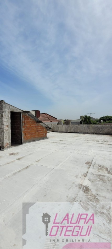 VENTA OPORTUNIDAD CASA 2 LOCALES Y TERRAZA 
