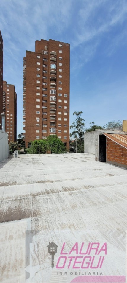 VENTA OPORTUNIDAD CASA 2 LOCALES Y TERRAZA 